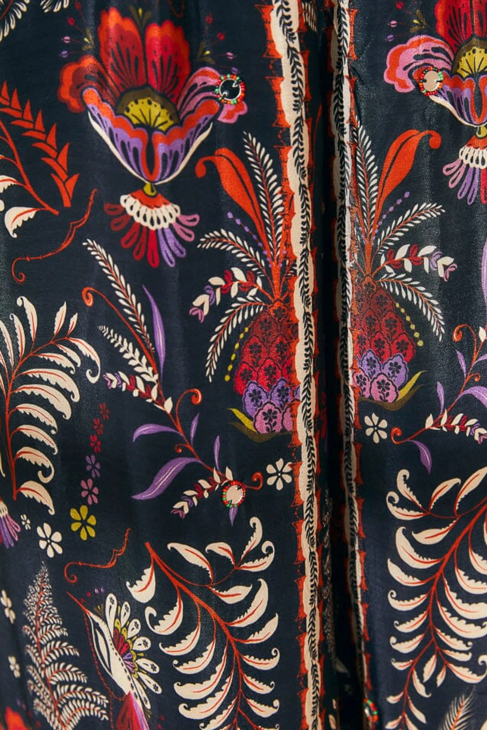 BLACK CLASSIC GARDEN MIRROR TRIM BLOUSE