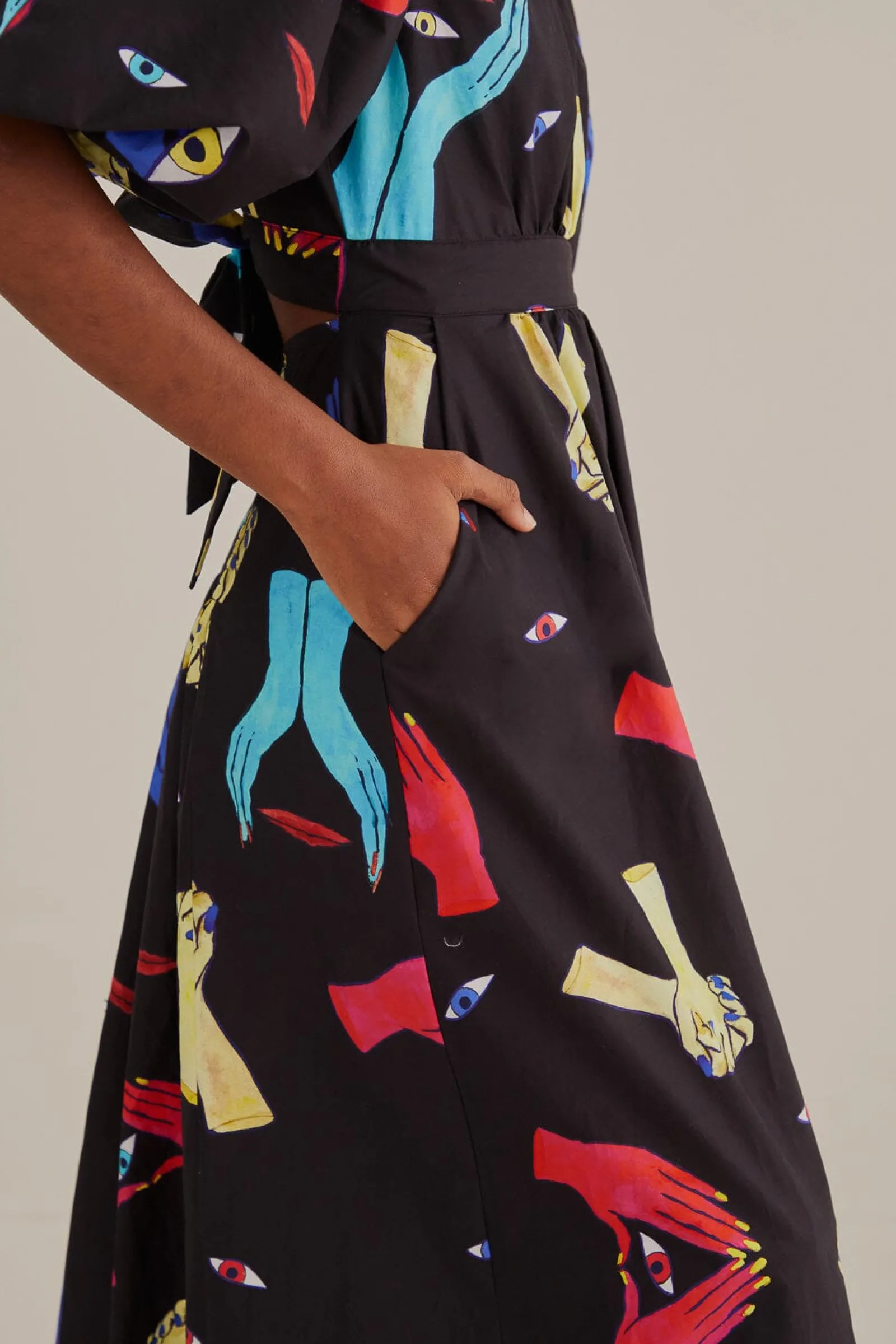  BLACK COLORFUL TOGETHER SHORT SLEEVE MIDI DRESS