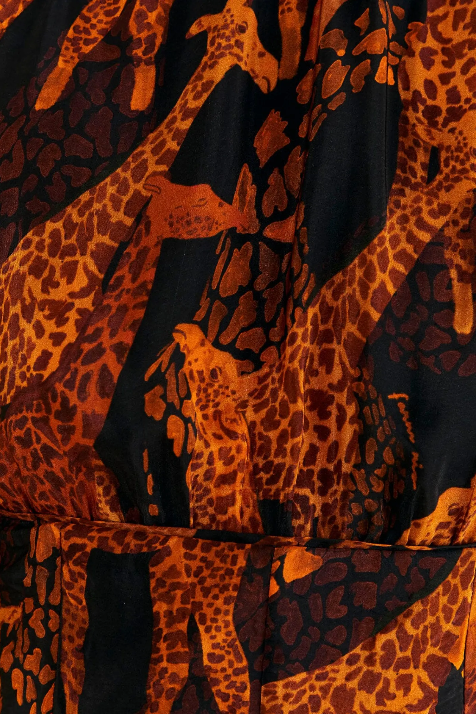 BLACK GIRAFFES PUFF SLEEVE BLOUSE