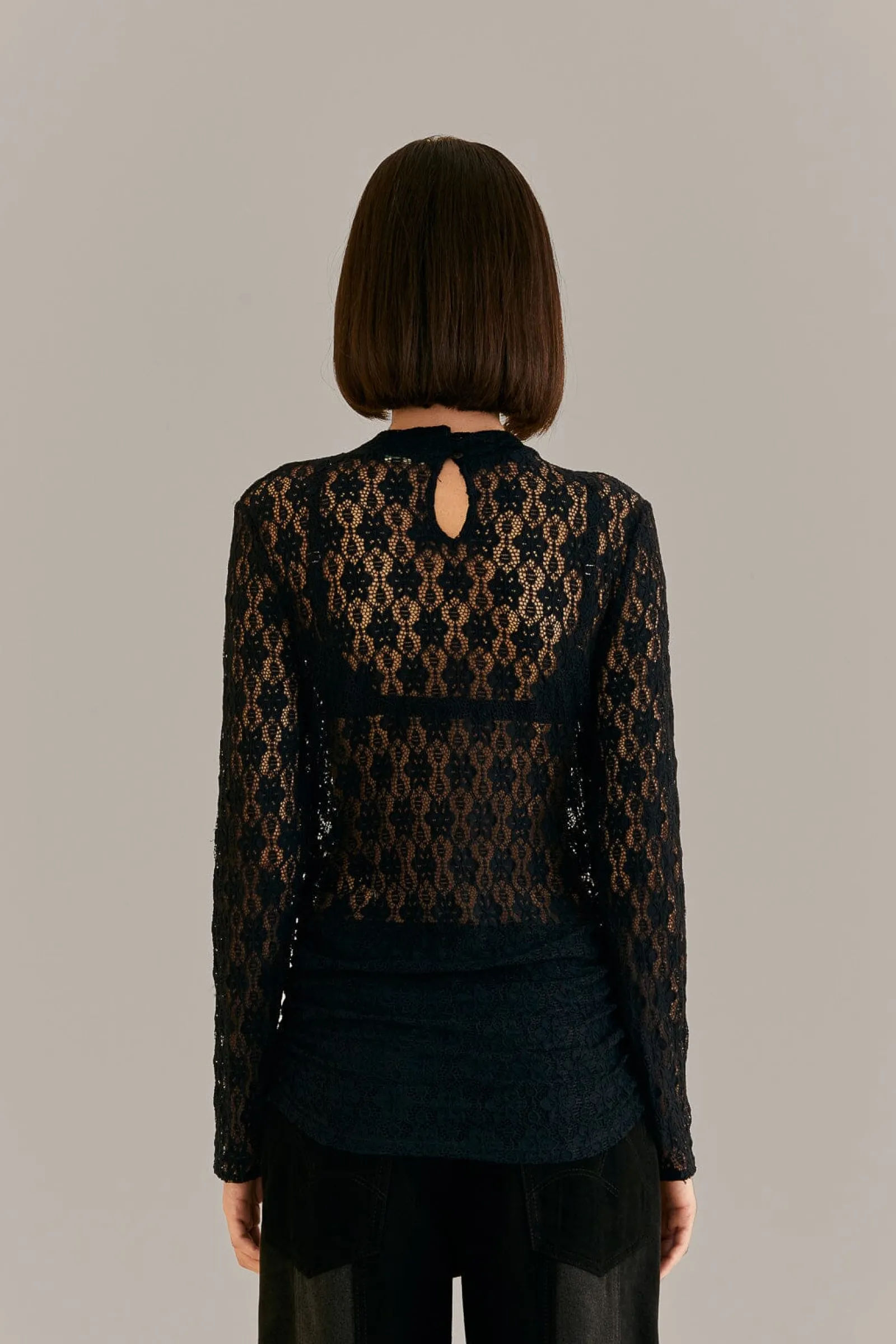 BLACK LACE LONG SLEEVE BLOUSE