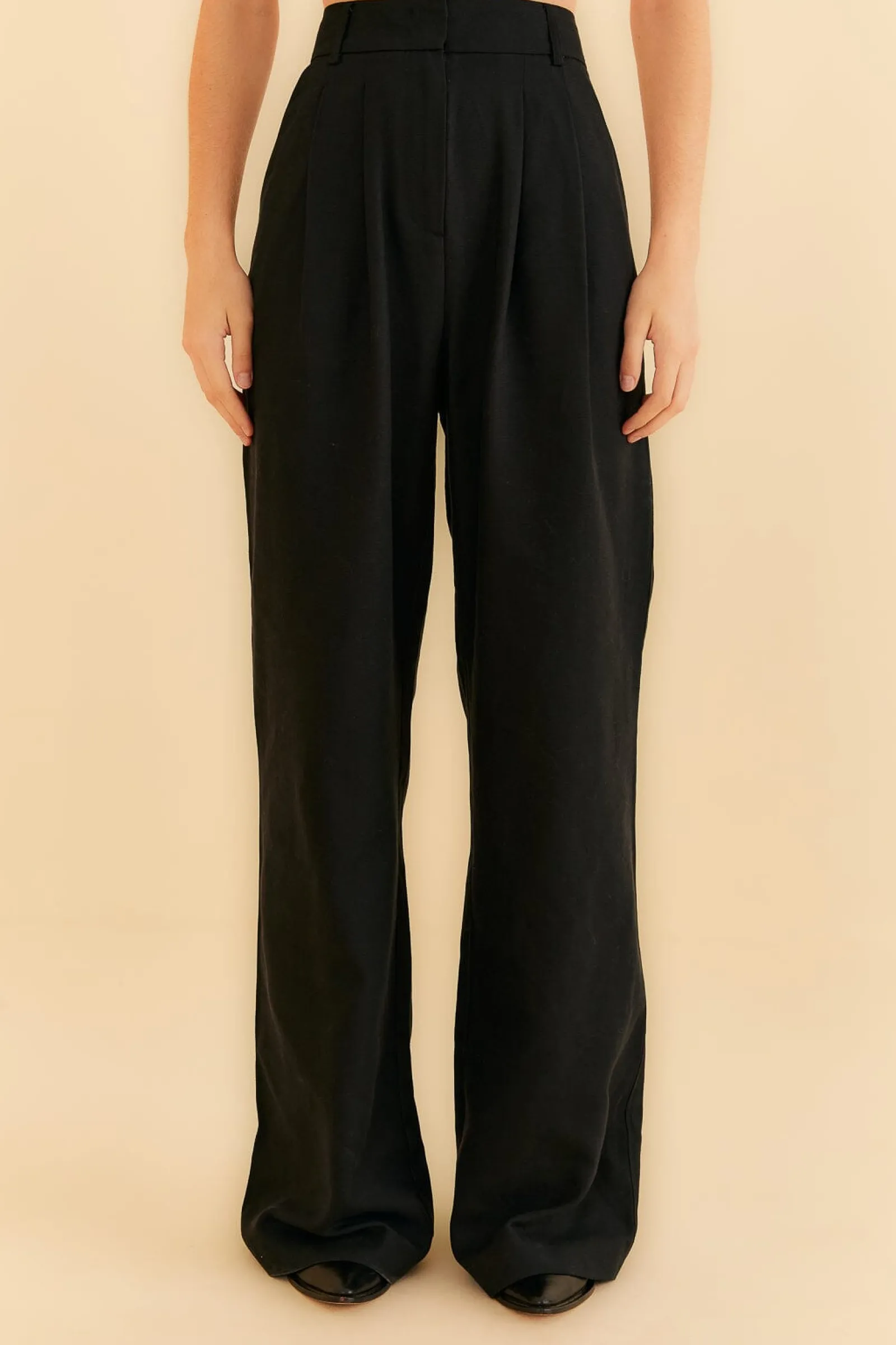 BLACK LOW WAISTED PANTS