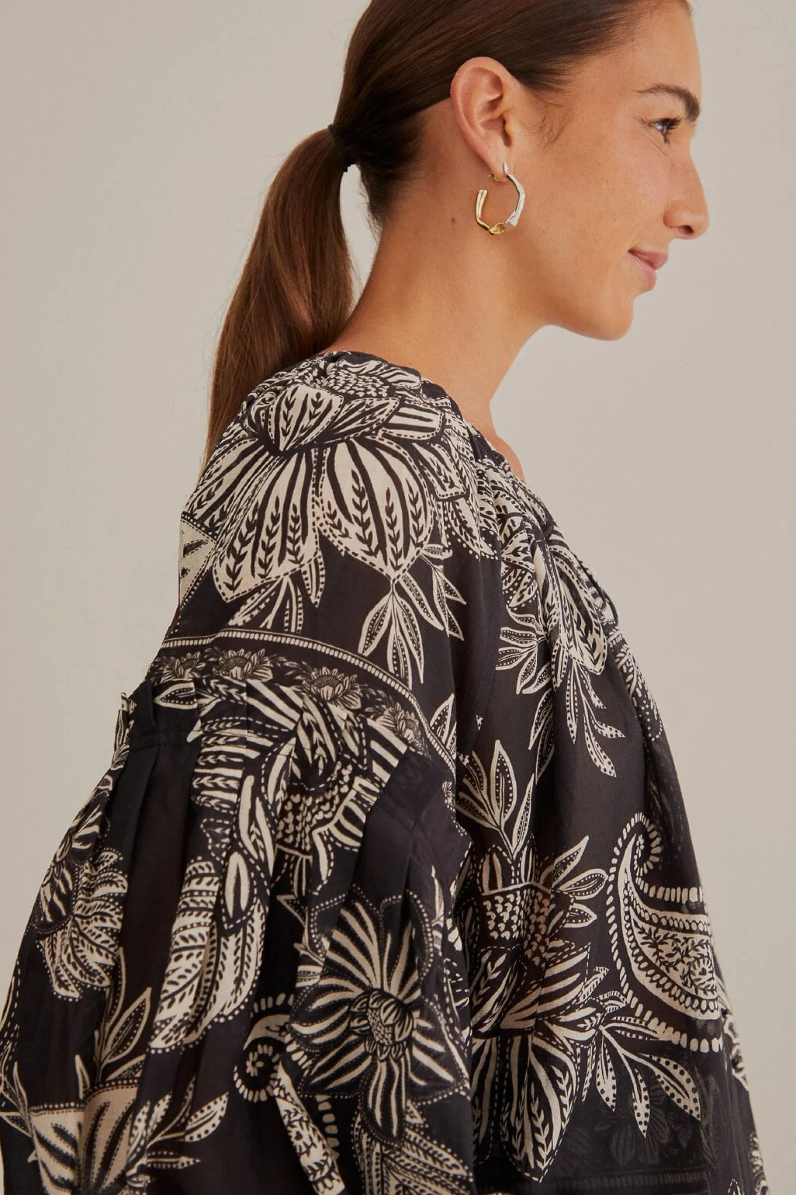 BLACK PAISLEY BLOOM BLOUSE
