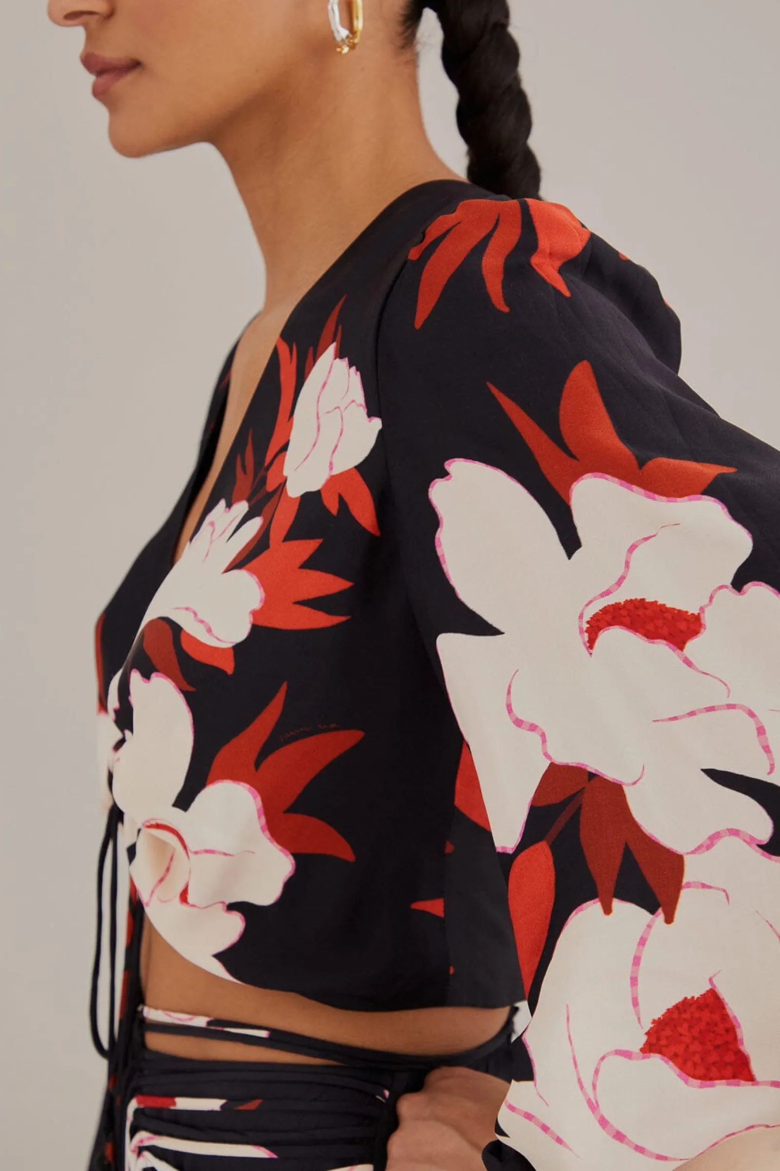 BLACK PEONY LONG SLEEVE BLOUSE