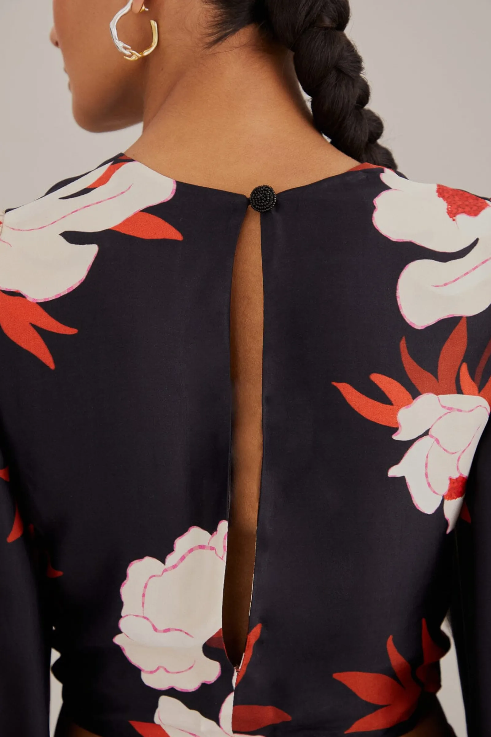 BLACK PEONY LONG SLEEVE BLOUSE