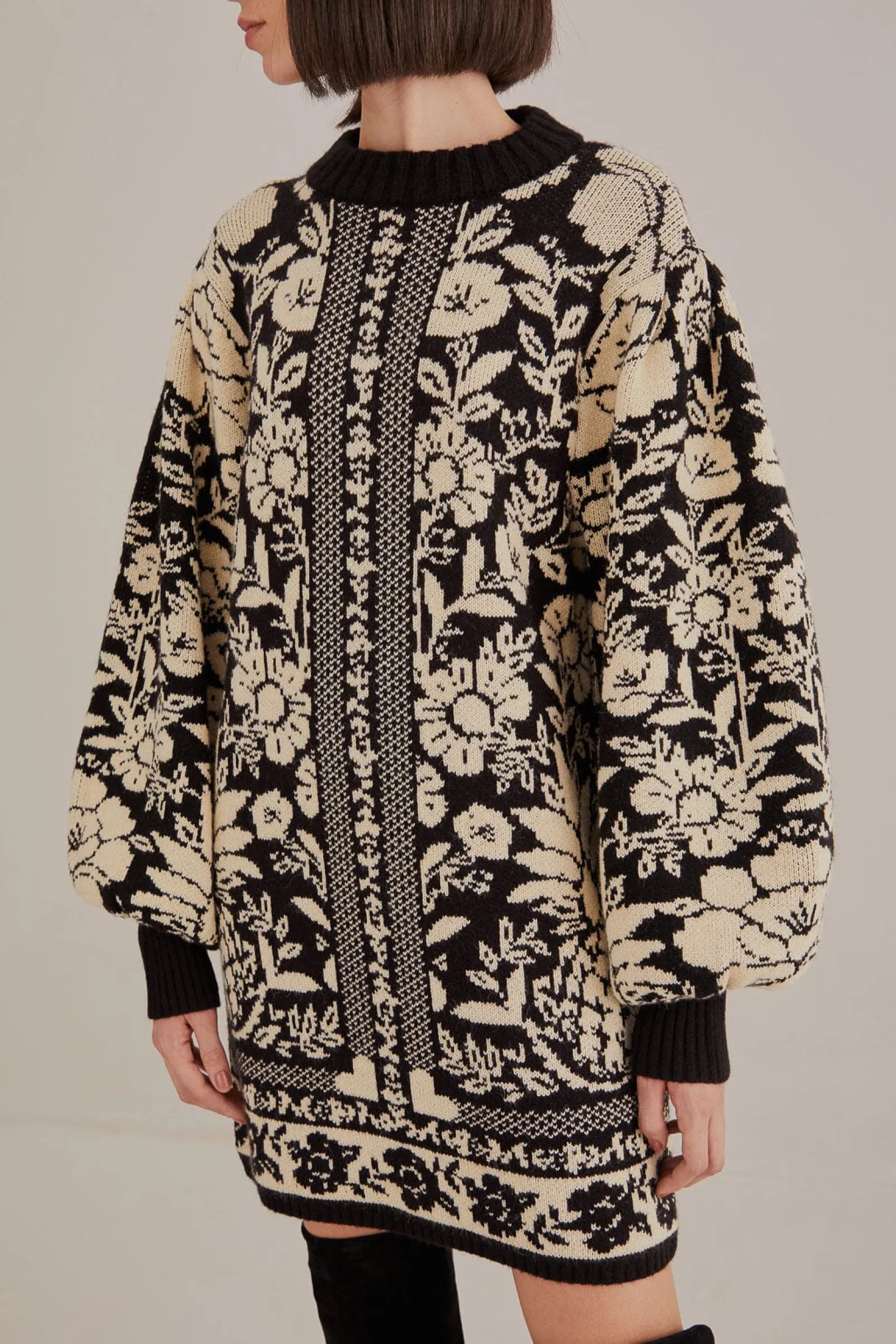 BLACK PINEAPPLE GARDEN MINI SWEATER DRESS