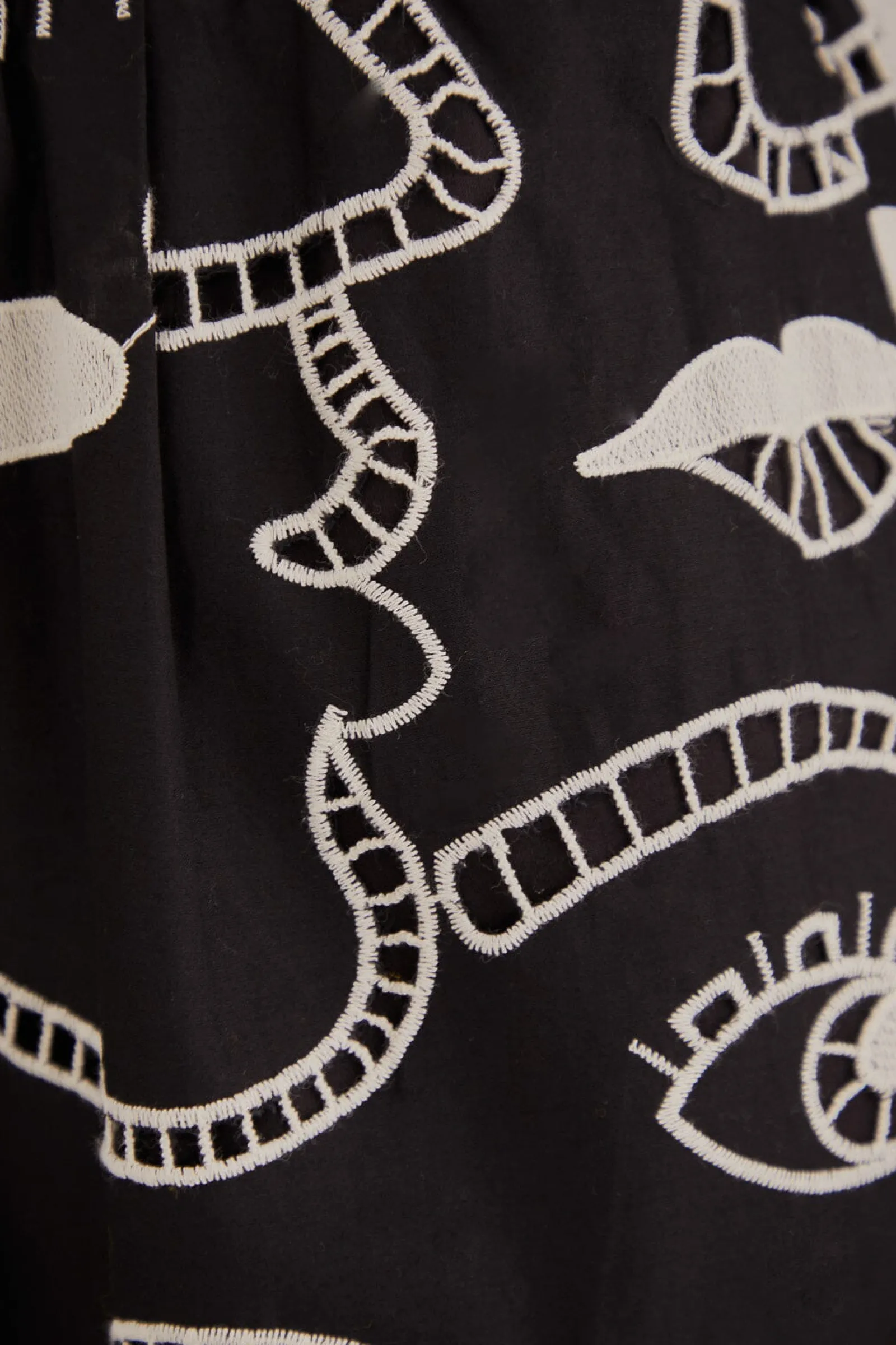 BLACK RICHELIEU FACES PANTS