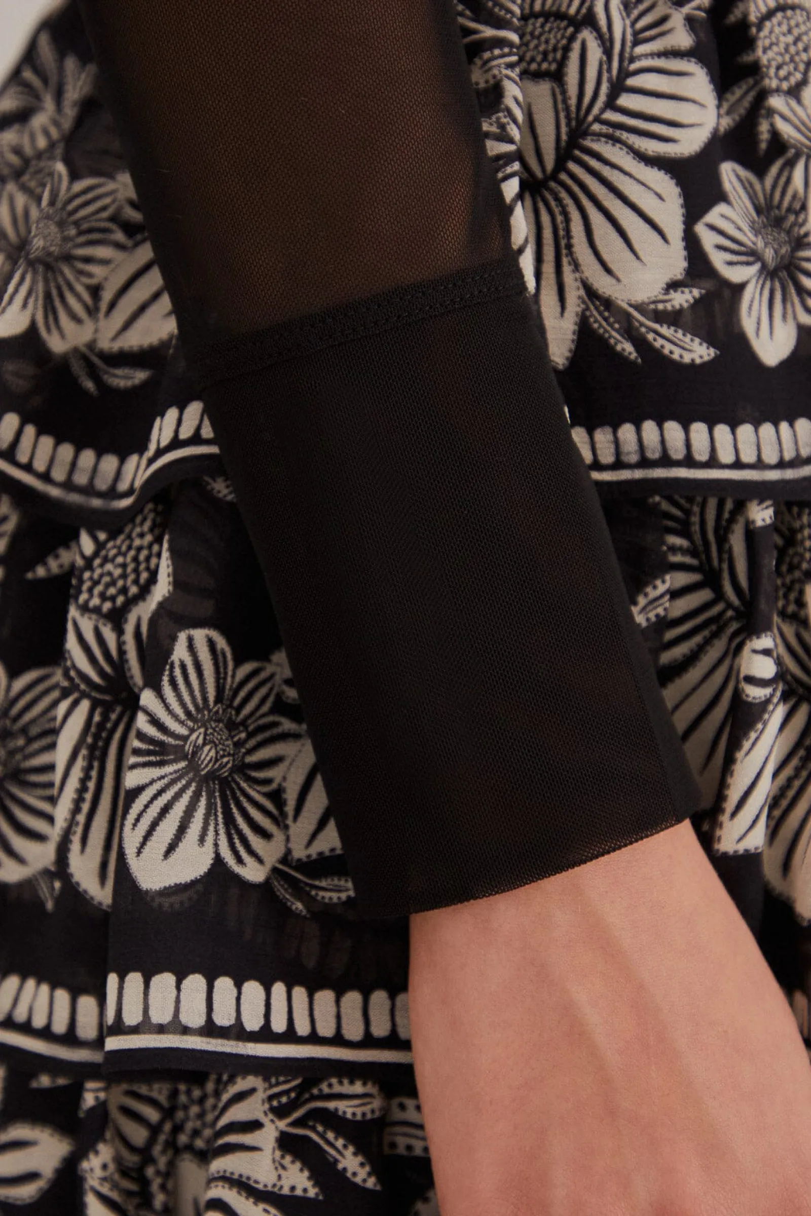 BLACK TULLE LONG SLEEVE BLOUSE