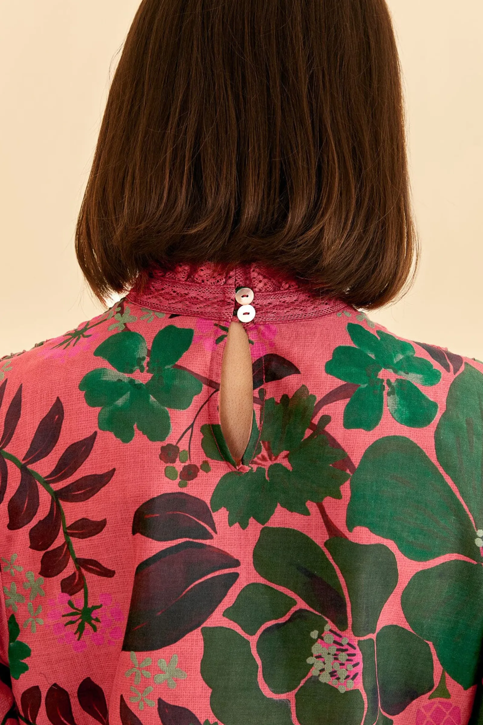 BLUSH FLORAL YARD BLOUSE