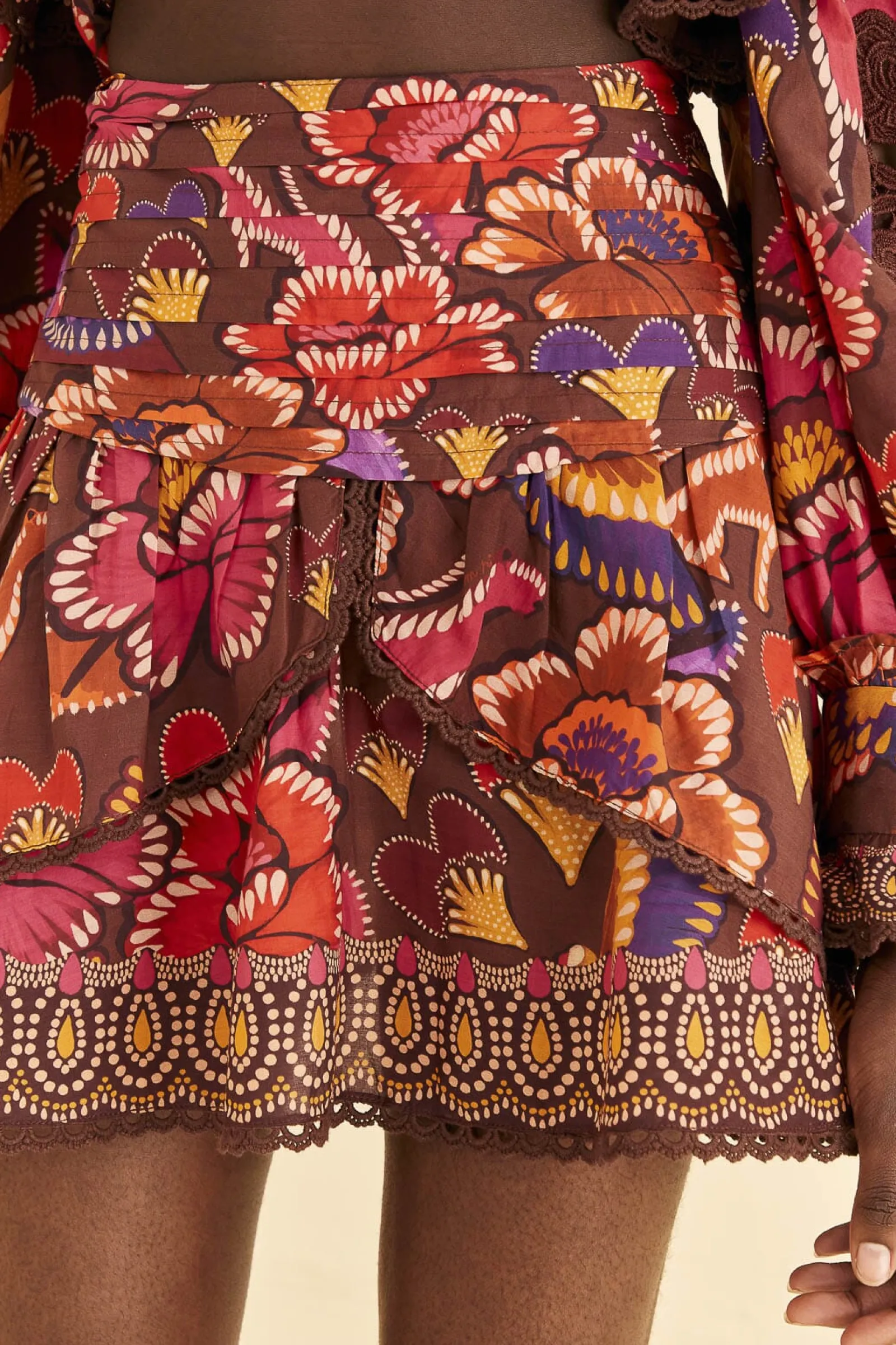 BROWN BRIGHT FLORA MINI SKIRT