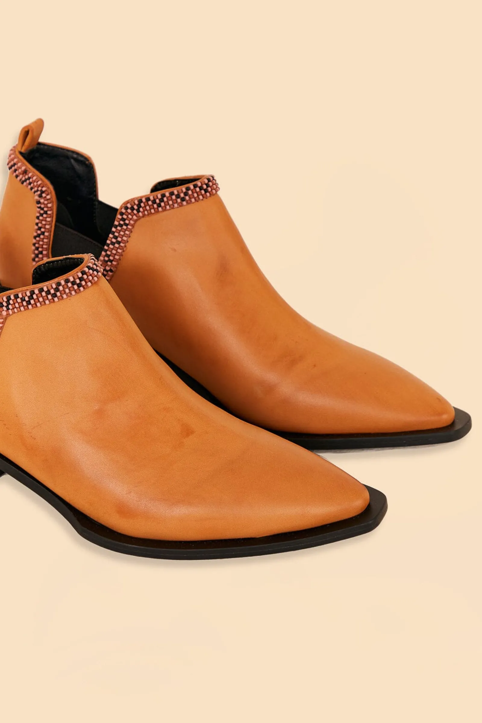 CARAMEL LOW CUT BOOT
