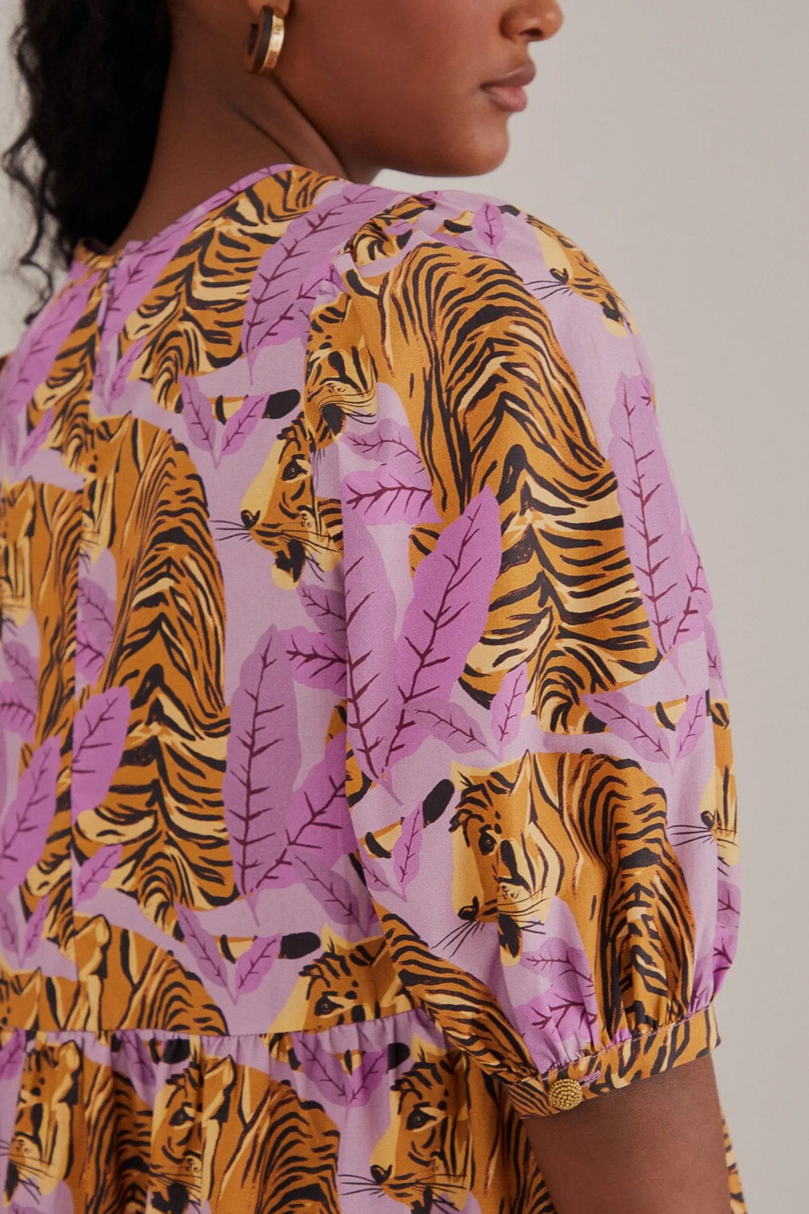 LAVENDER TIGER LEAVES PUFF SLEEVE MINI DRESS