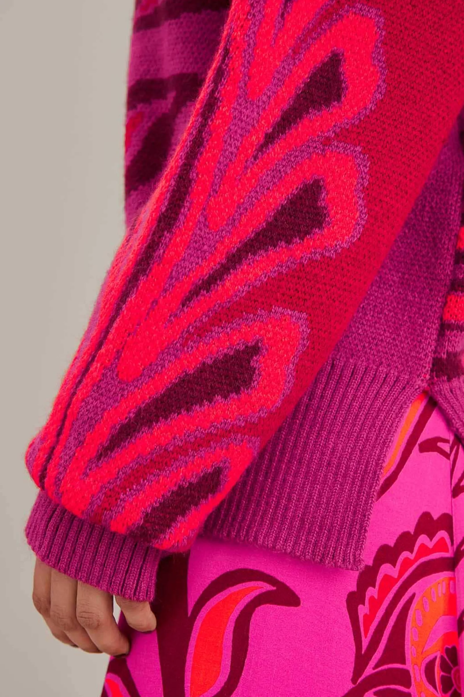 PINK BOLD FLORAL KNIT SWEATER