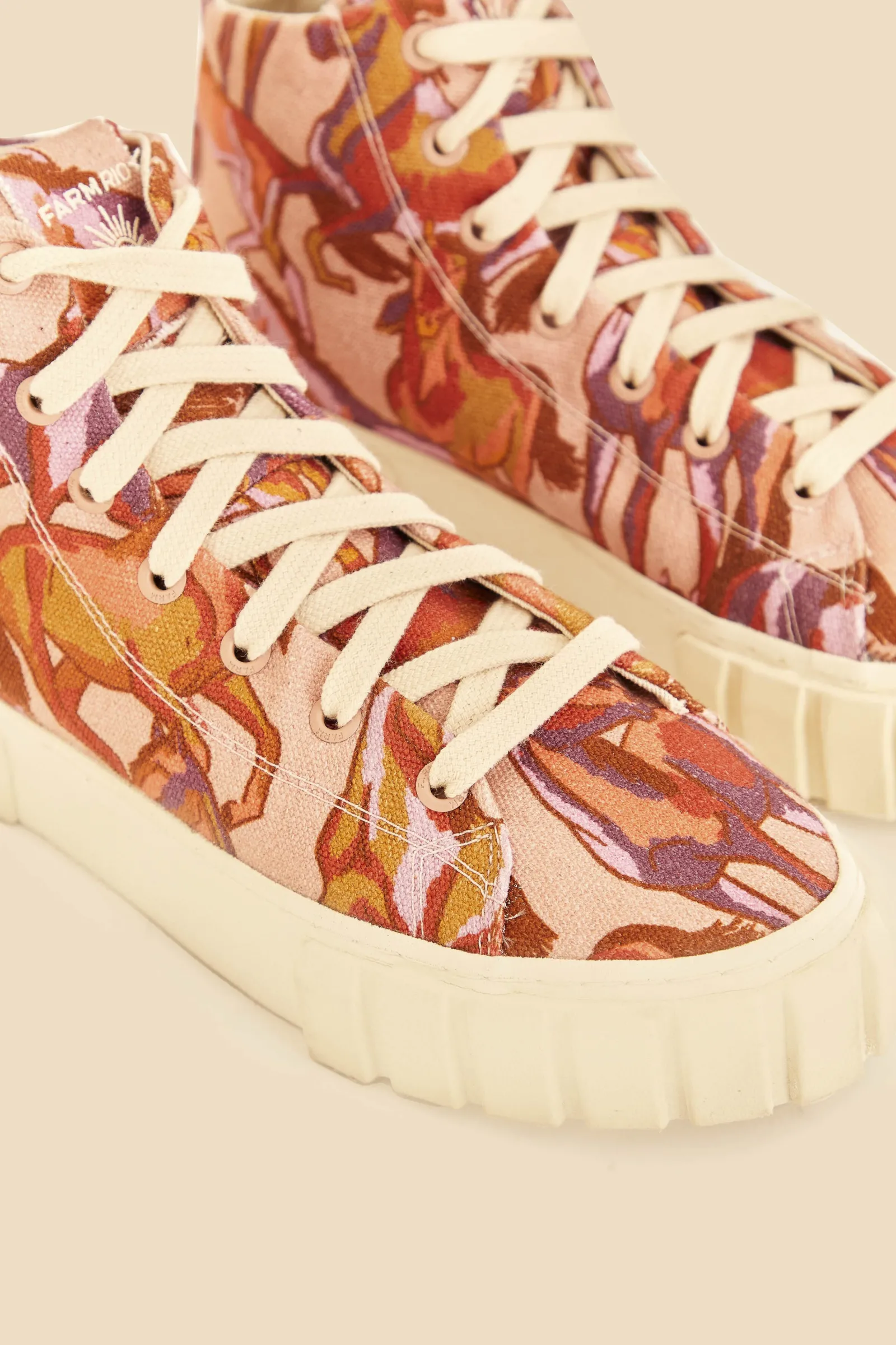 ROSE WILD HORSES FLATFORM SNEAKER
