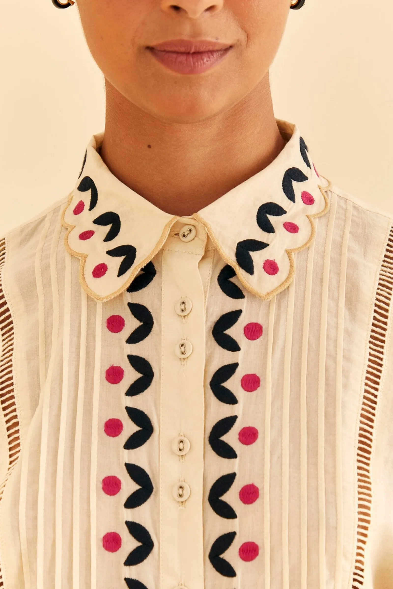 SAND PALMS PARADISE EMBROIDERED BLOUSE