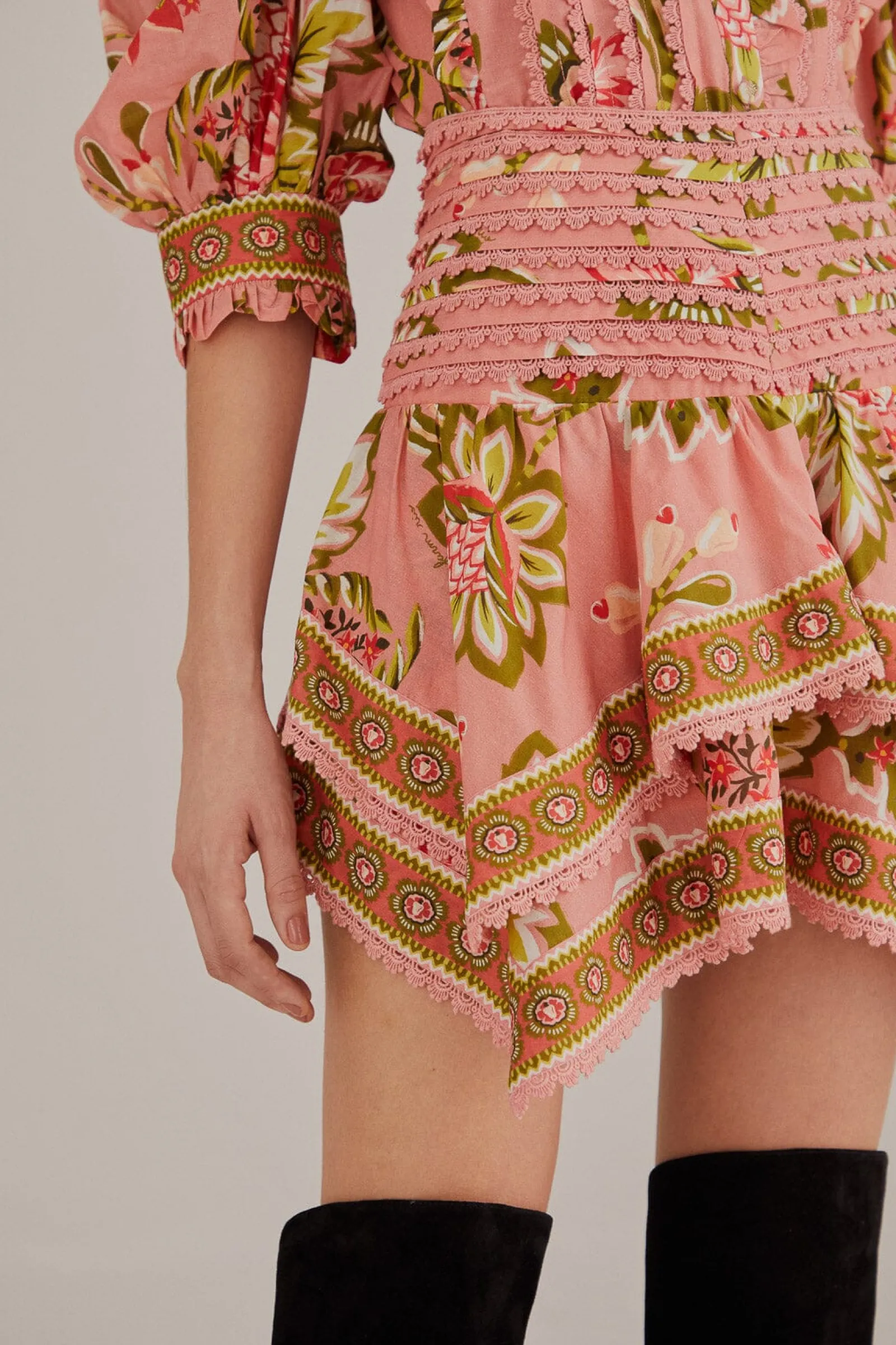 SOFT PINK AURA FLORAL MINI SKIRT