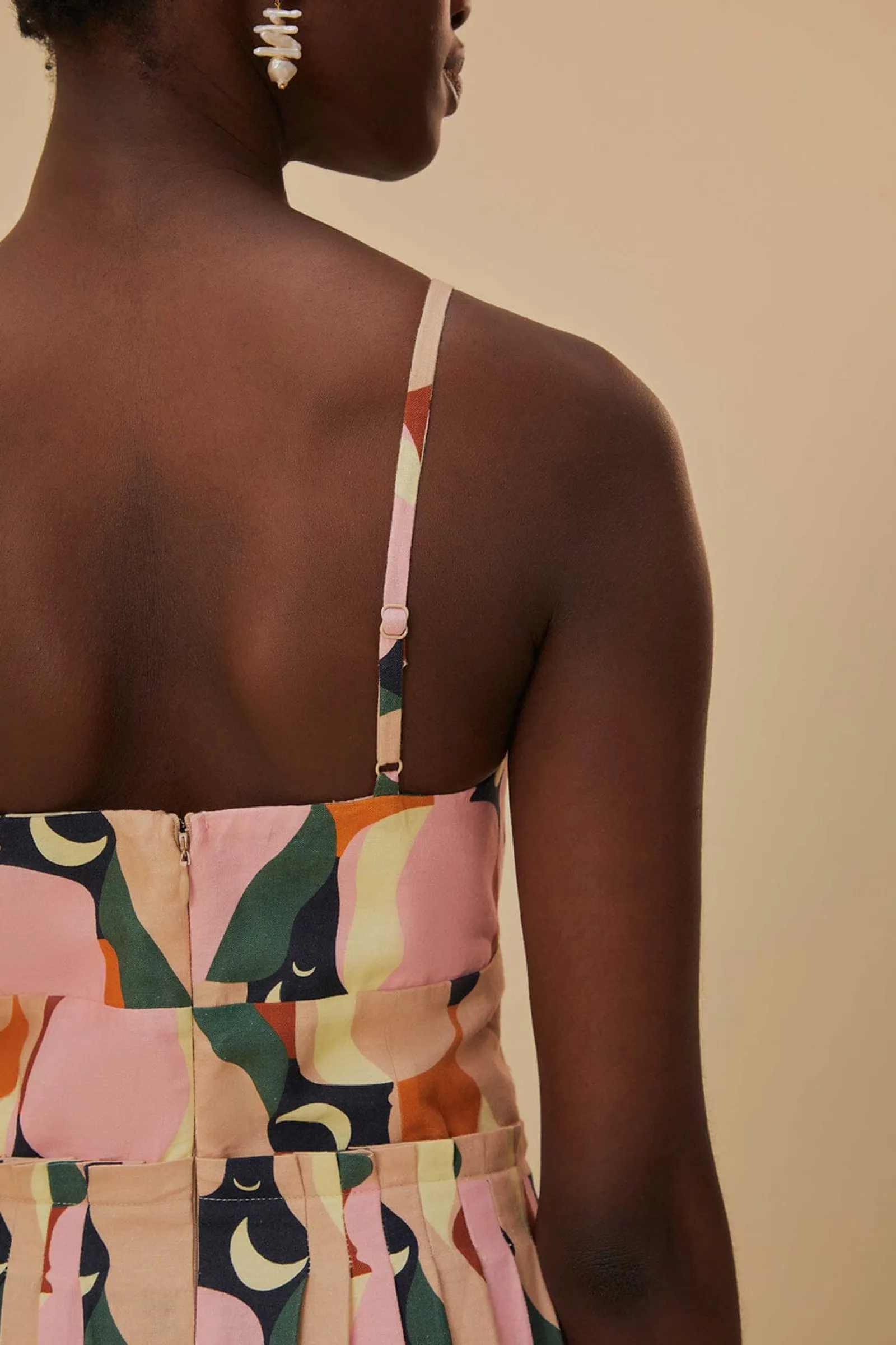 THE KISS MULTICOLOR SLEEVELESS MIDI DRESS