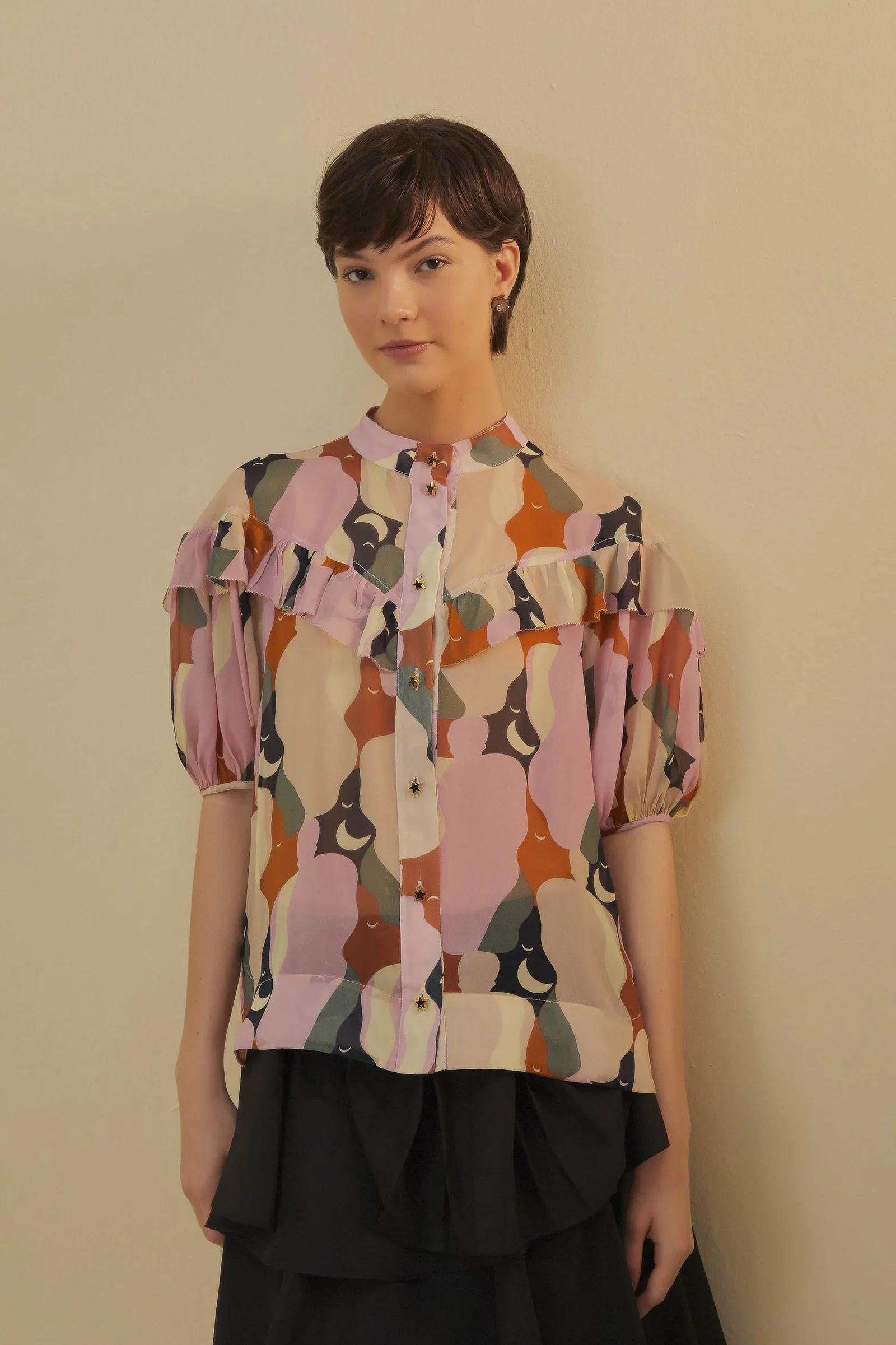 THE KISS MULTICOLOR SHORT SLEEVE BLOUSE